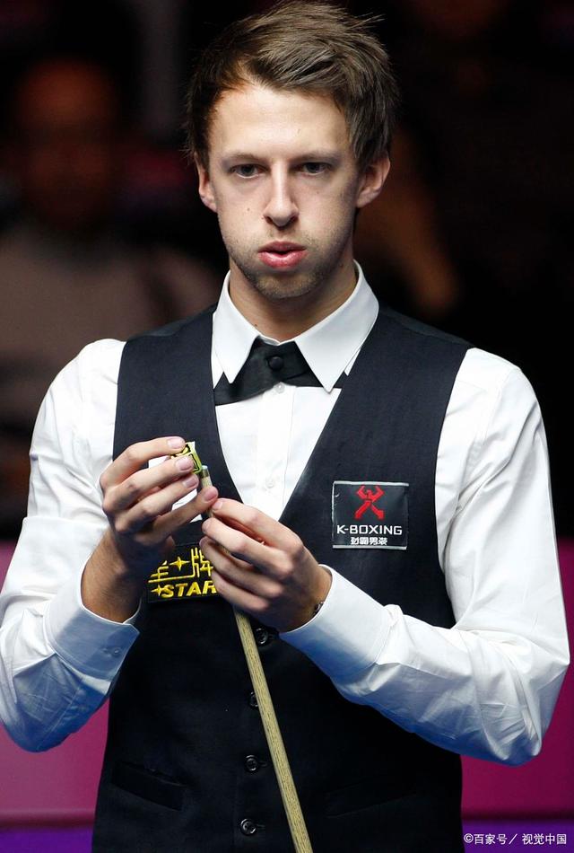 因膝伤缺席 因膝伤缺席